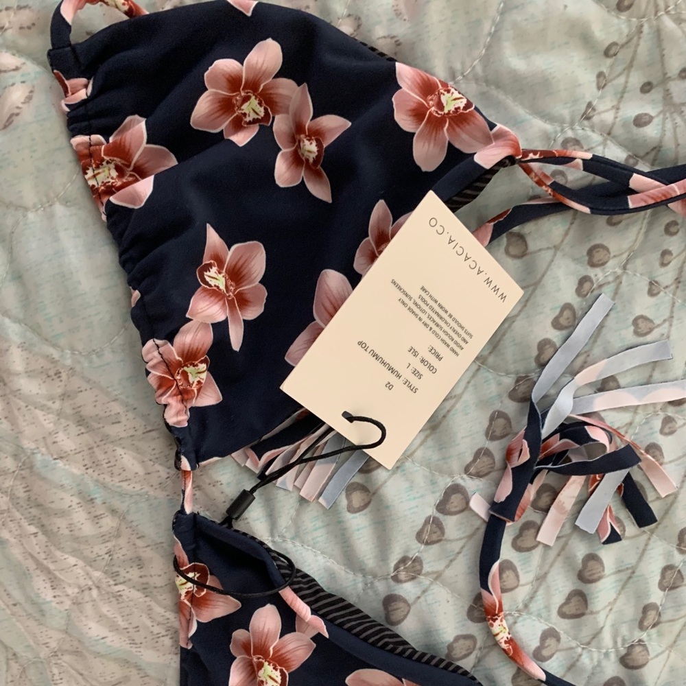 Acacia bikini top